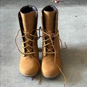 Timberland Women's Heeled Brown Lace-Up Hiking/Fashion Boots